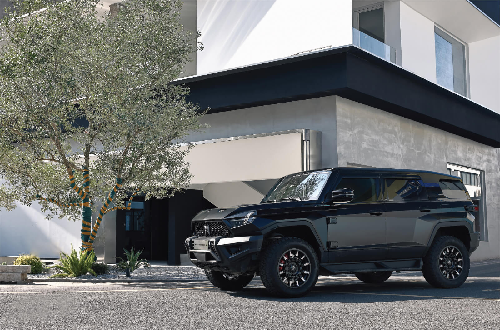 Mhero MPV in downtown
